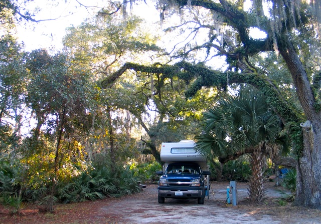 RV camping among wildlife at Lake Kissimmee in central Florida