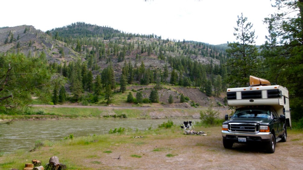 Dry camping along Clark Fork River in Lolo National Forest