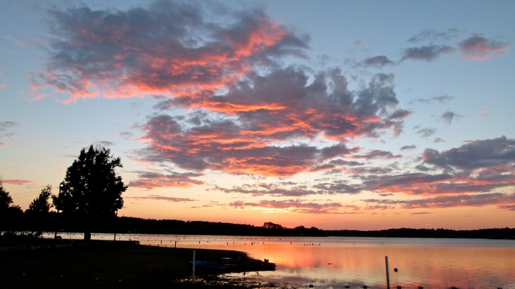 Friendly folk, amazing sunsets at Pineknot Molded Fiberglass RV Gathering