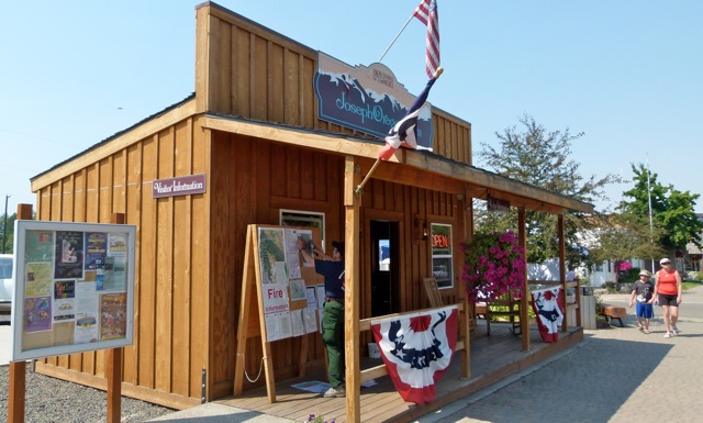 Ran into an RVer friend from Ohio working the fire information center in Joseph, Oregon