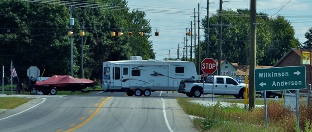 Pickup-5th wheel-boat combination in Illinois