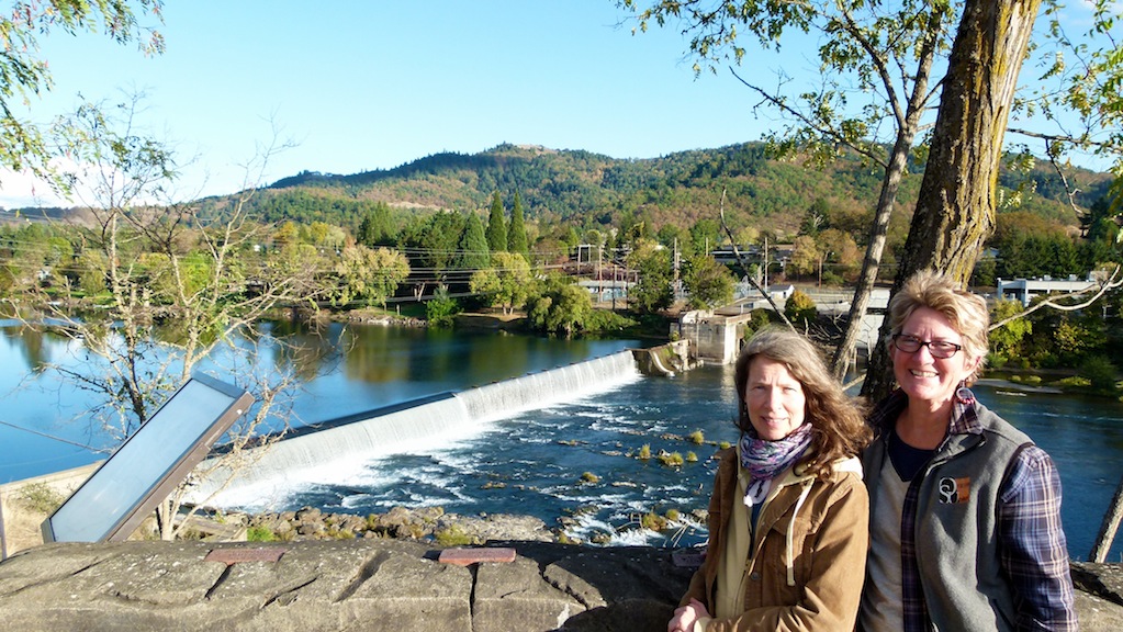 Fish Ladder on North Umpqua River … free RV Short Stop in southwest Oregon