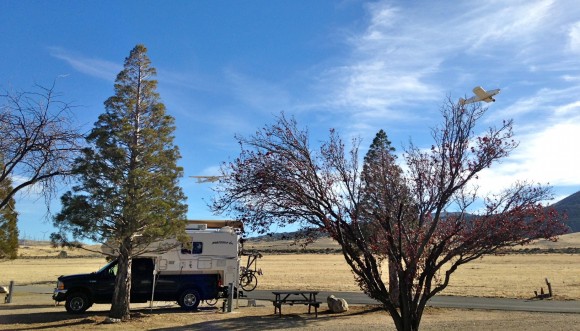 RV gliding on the edge of Tehachapi at 4200-feet